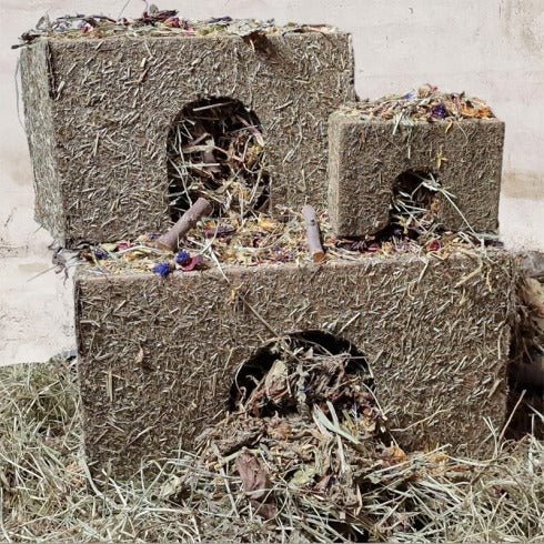 Small Ribero snack hut filled with hay for rabbits and rodents