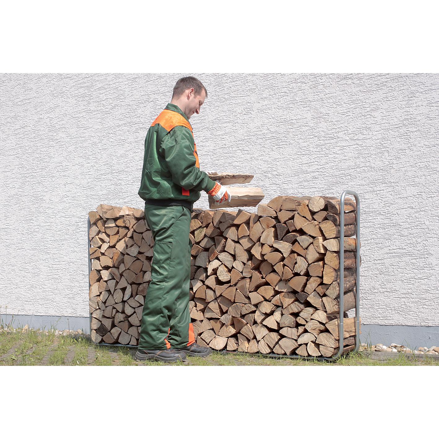Supporto regolabile per conservare la legna da ardere