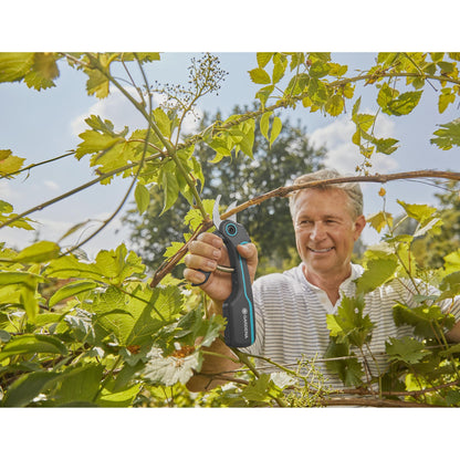 Batteridriven beskärningssax AssistCut GARDENA