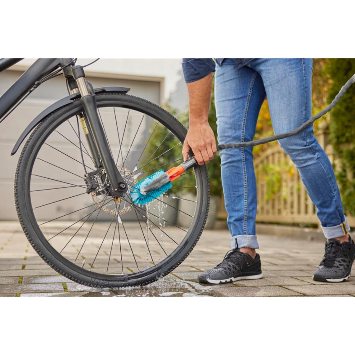 Set spazzola e shampoo per biciclette Gardena