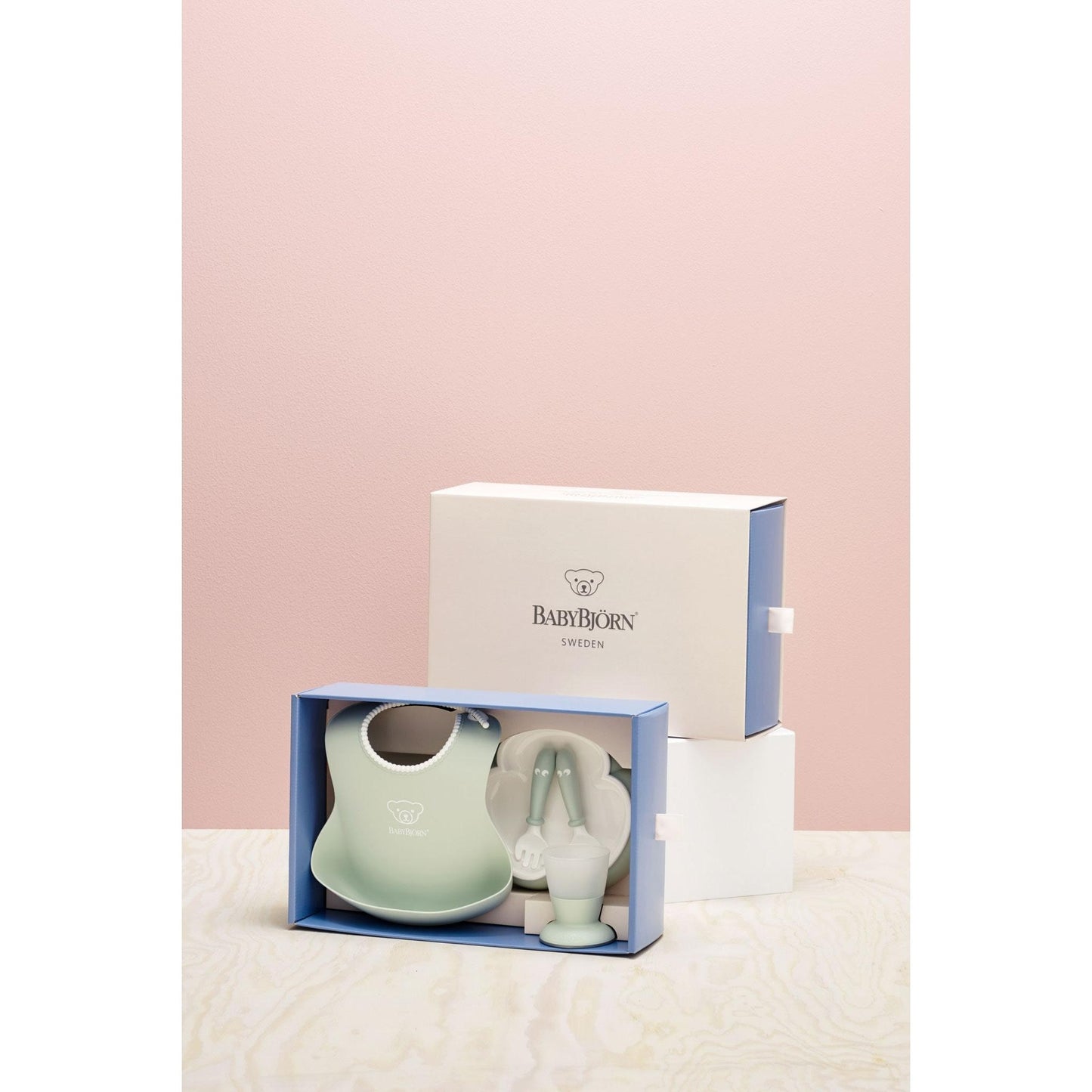 BabybJörn Pastel Green Tableware + Bib