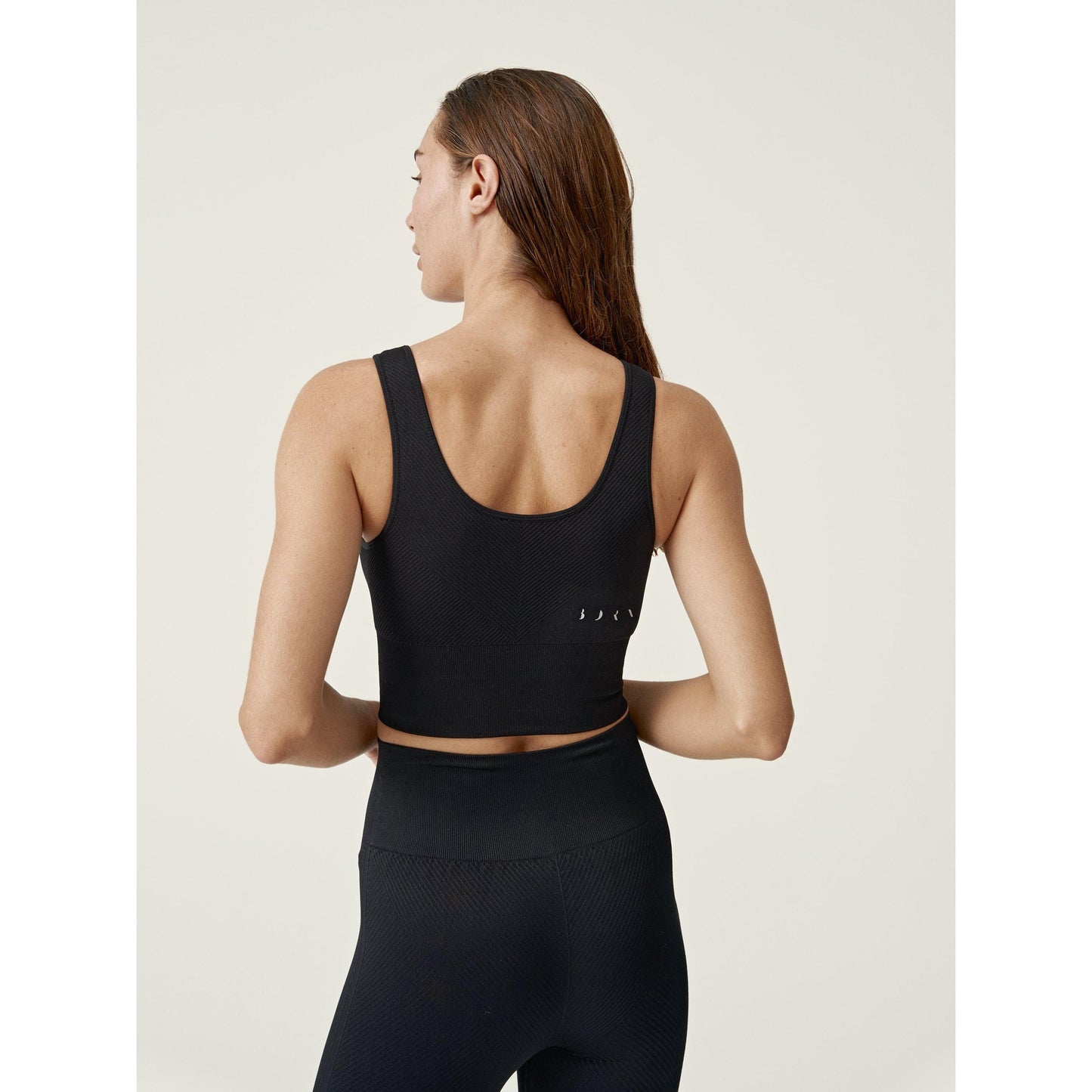 Top Chiara Black Born Living Yoga Talla XS