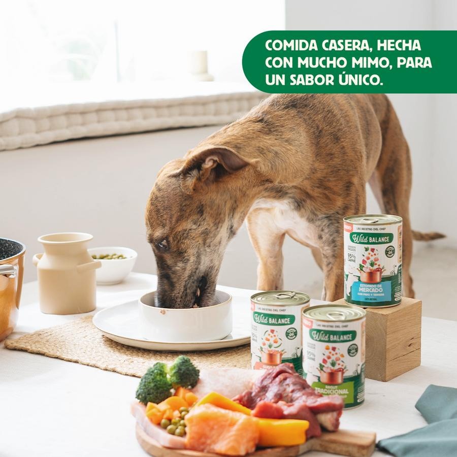 Confezione da 6 ragù tradizionale di manzo e pollo per cani Wild Balance 400 g